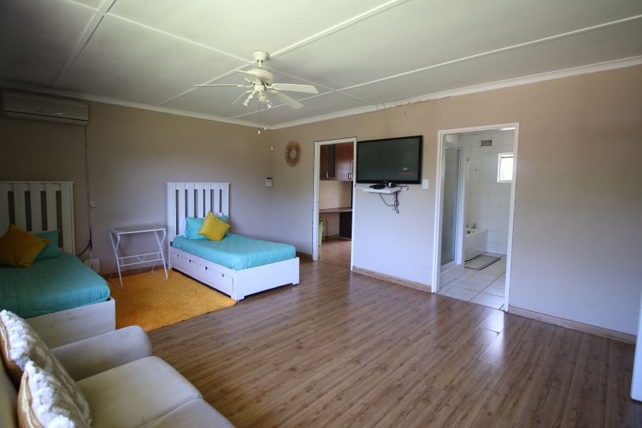 5 Bedroom Property for Sale in Gonubie Eastern Cape